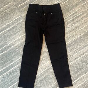 White House Black Market - The Slim Ankle Black Pants - Size 2S